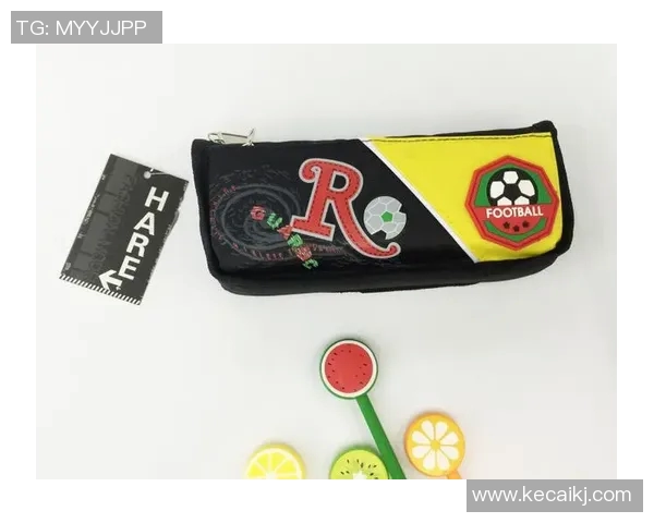 足球明星大容量笔袋让学习与运动完美结合的时尚选择