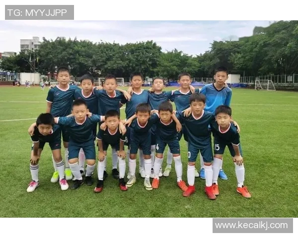 自贡足球明星的璀璨历程与成就盘点，见证家乡的荣耀与梦想