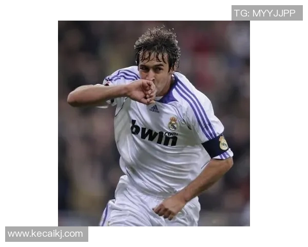 足球明星贝保罗高清图片欣赏与生平事迹介绍